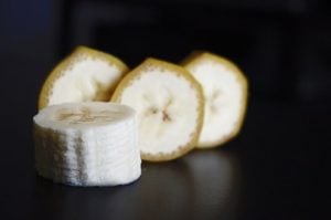 Are bananas good for men, small banana slices